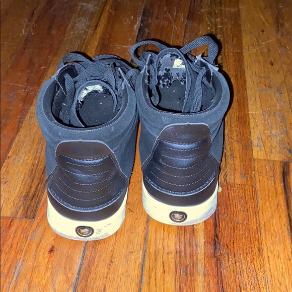 Used - Picture 3 of 3